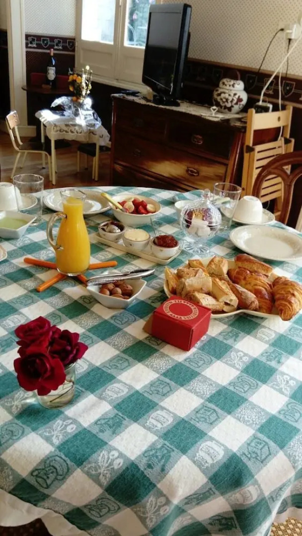 Chambres d'Hôtes Bleynie-Ruine de Rome