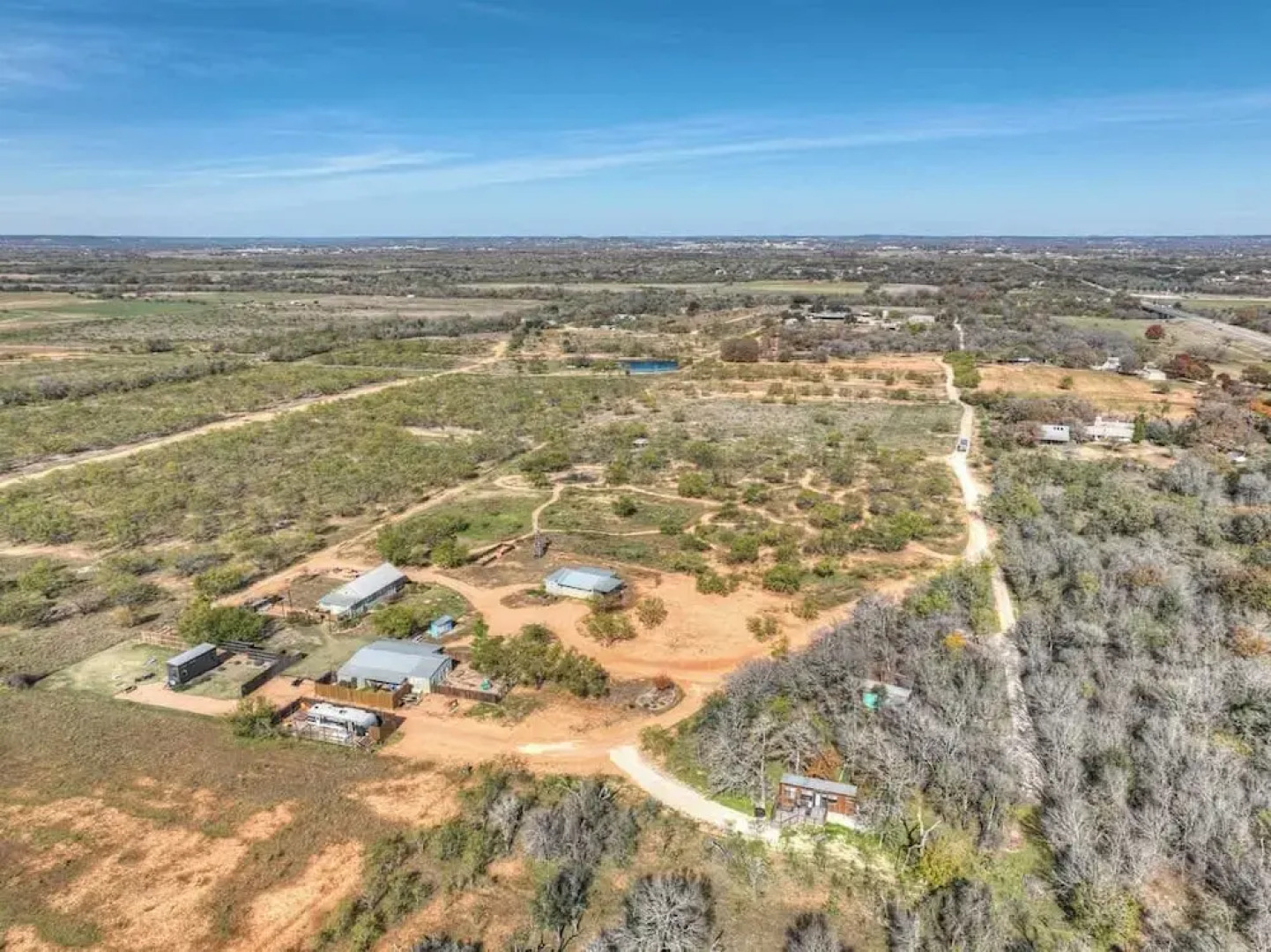 Henley-lux Tiny Home-hot Tub-fire Pit