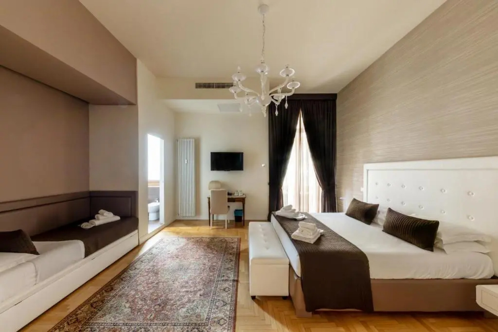 Blue Inn Luxury Suites