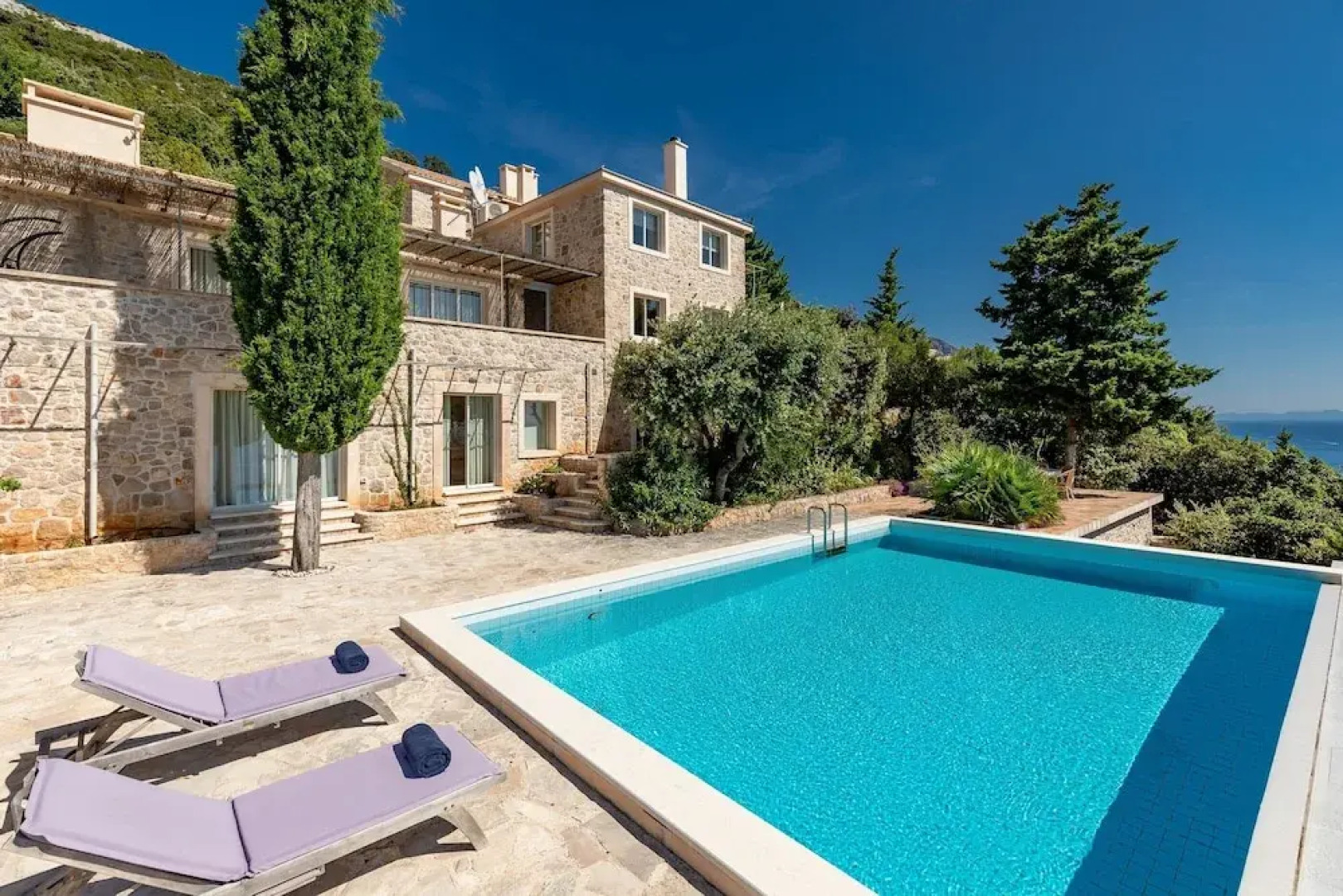 Stone Houses Dingač