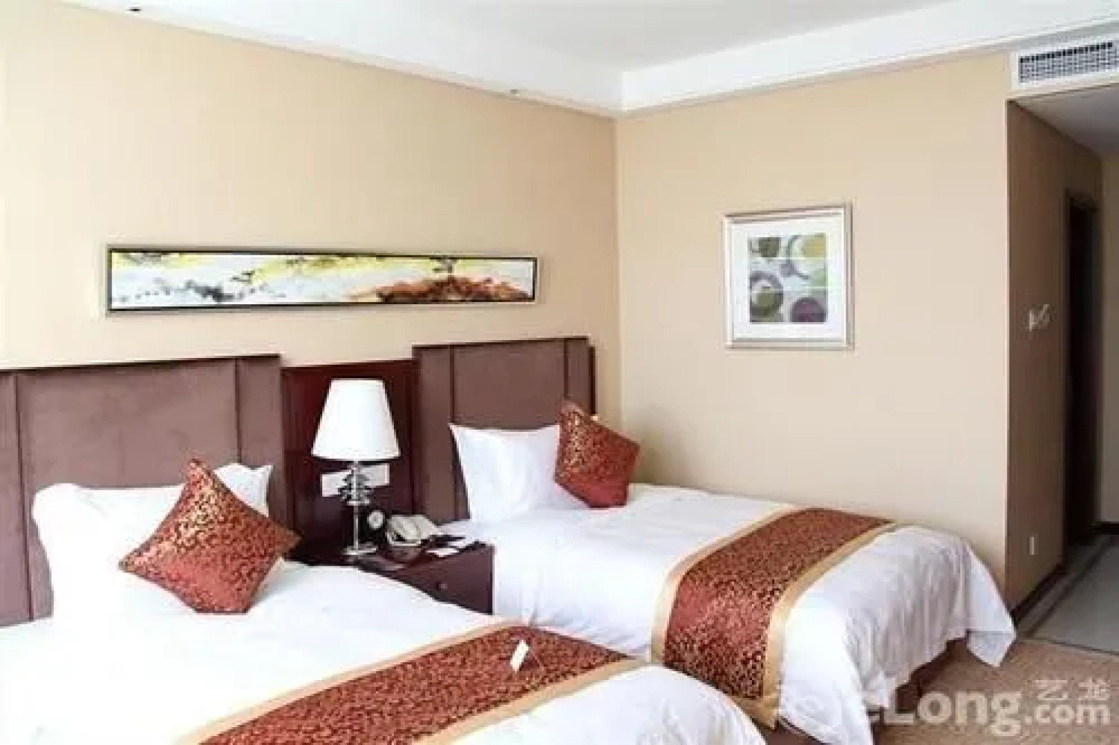 Xingtai Phoenix Hotel