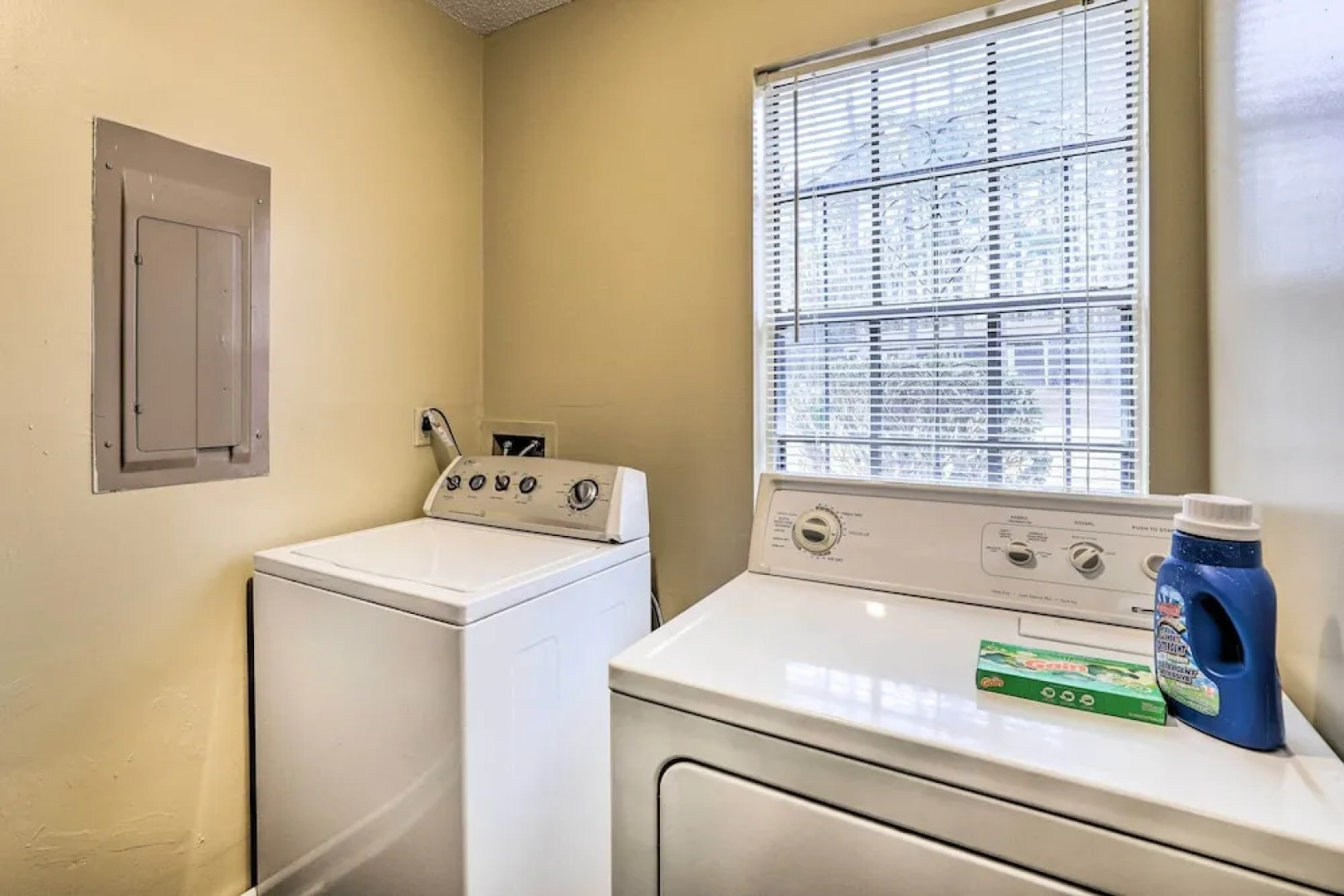 Family Home Near Panola Mountain State Park!