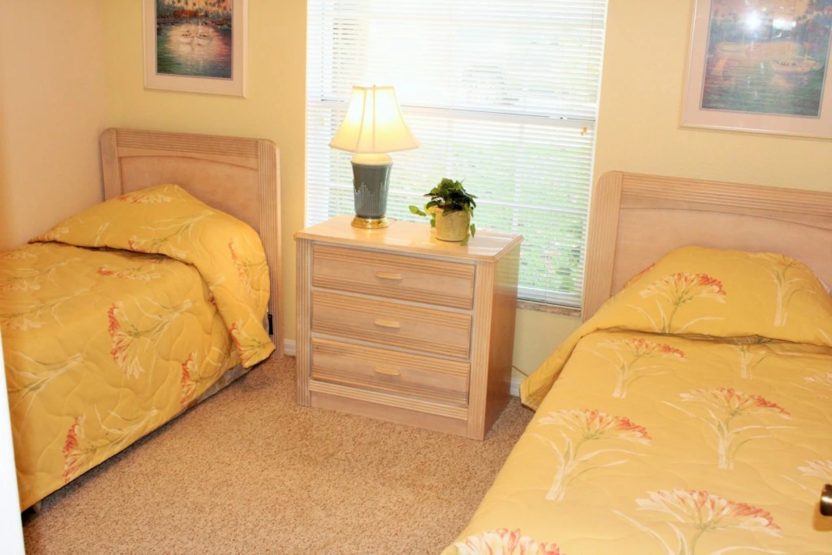 PCE326PD - 3 beds pool home - Privacy fence