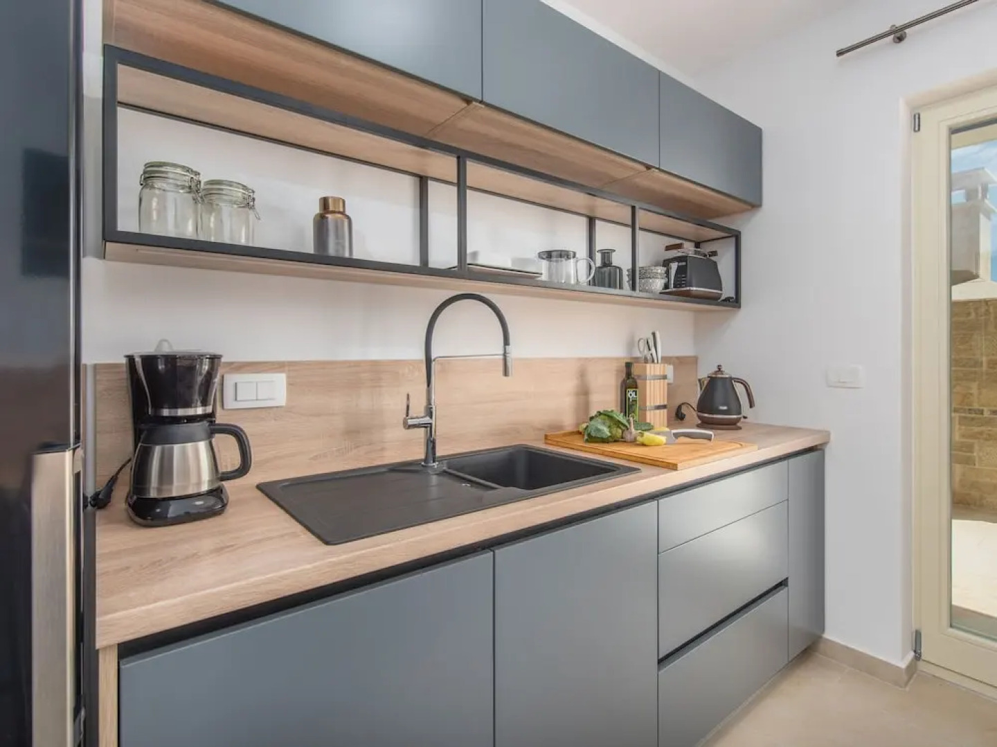 Holiday House  with private pool in a quiet location with garden and grill