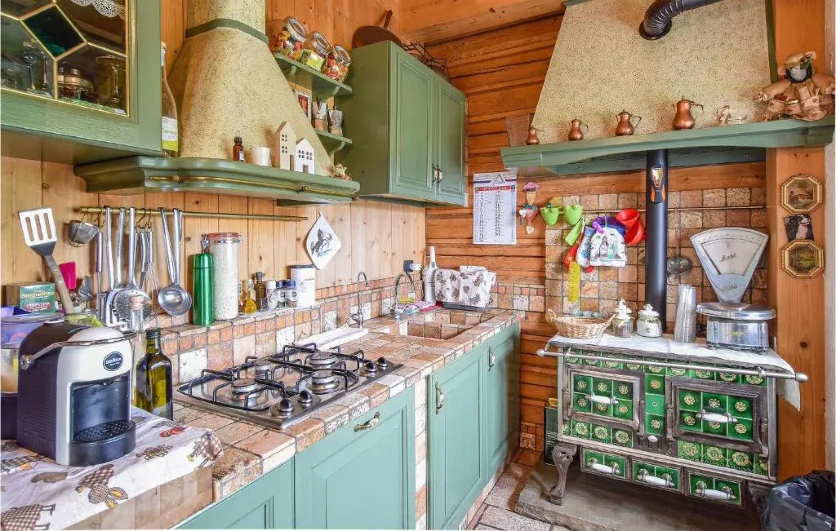 Awesome Apartment in Borno With 4 Bedrooms and Wifi