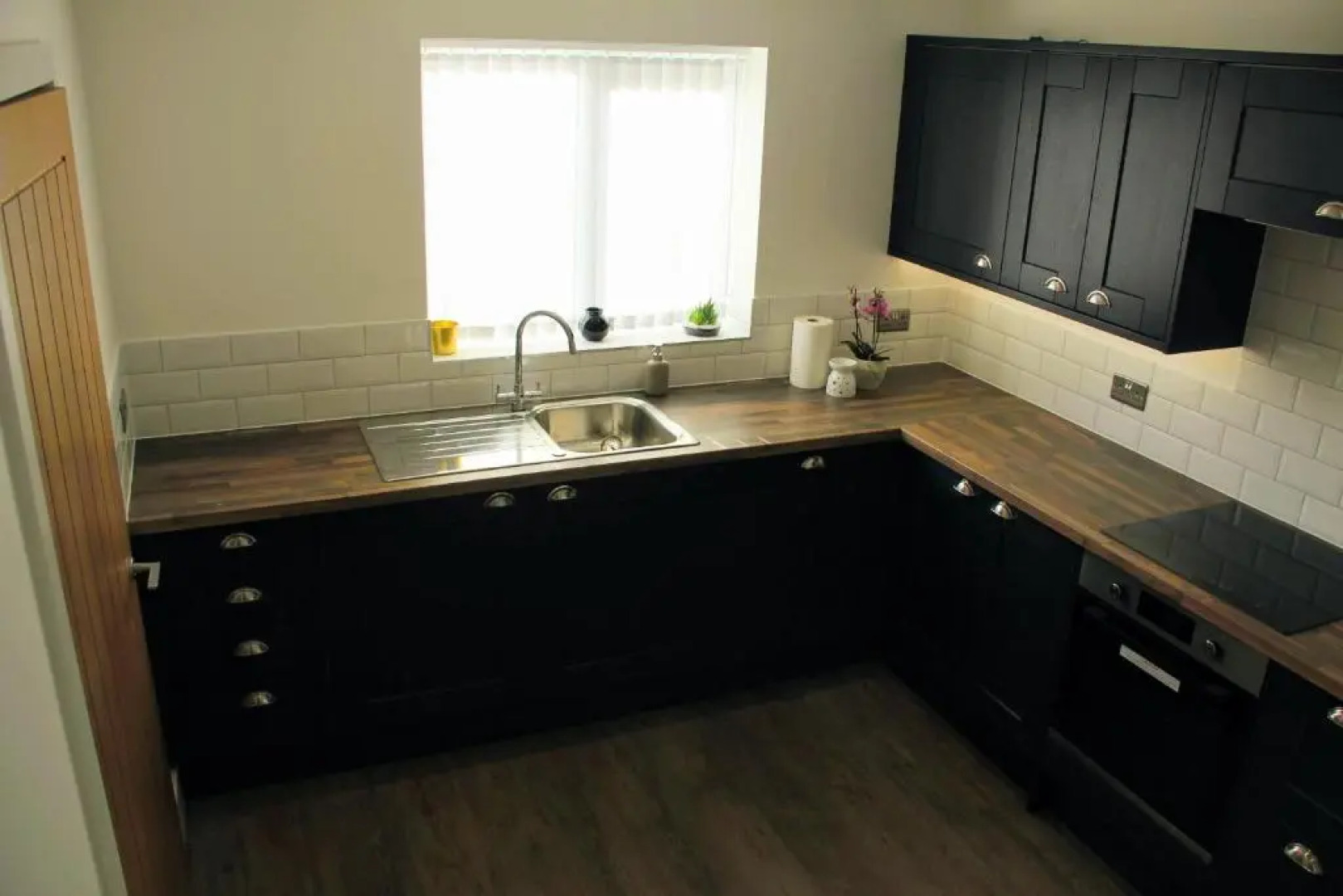 3 Double Bed Luxurious House Near Heathrow Airport