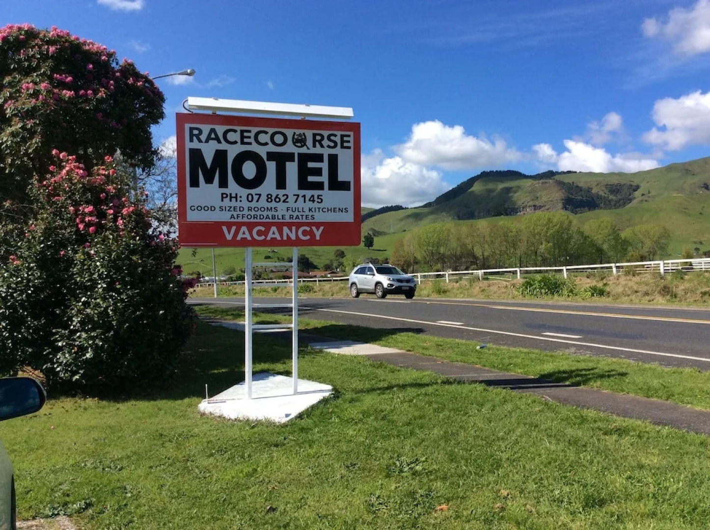 Racecourse Motel