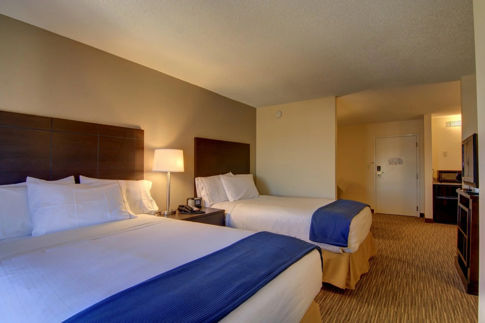 Holiday Inn Express & Suites Alpharetta - Windward Parkway by IHG