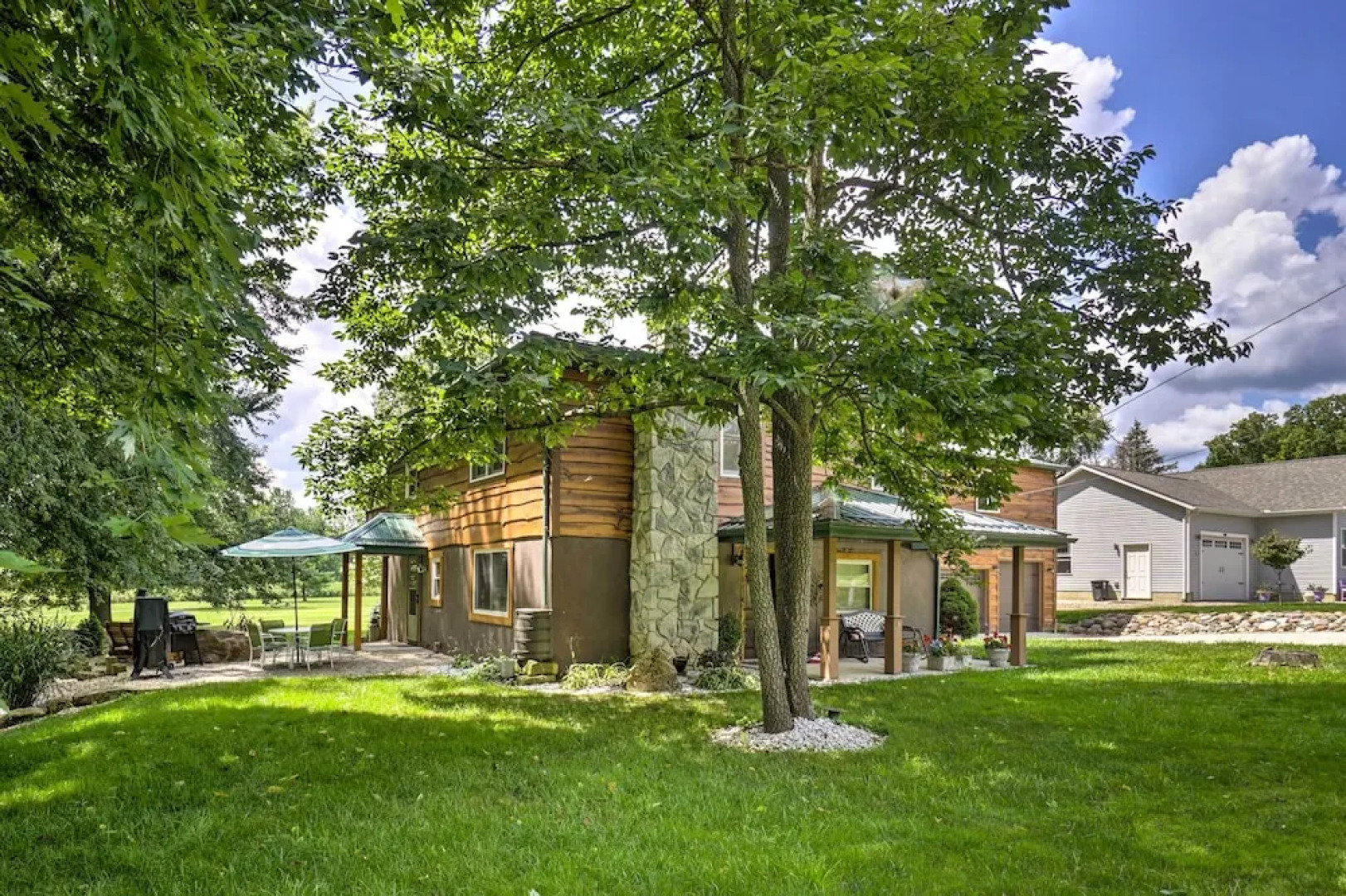 Updated Buckeye Lake Retreat w/ Game Room!