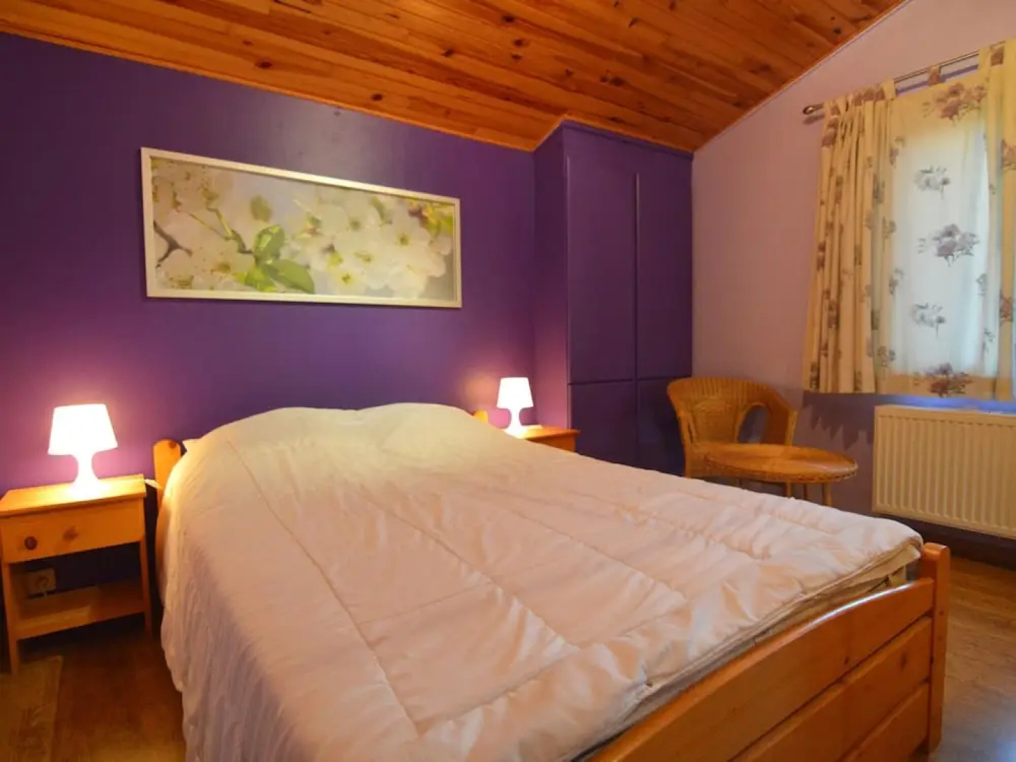 Sunny Cottage With Pool