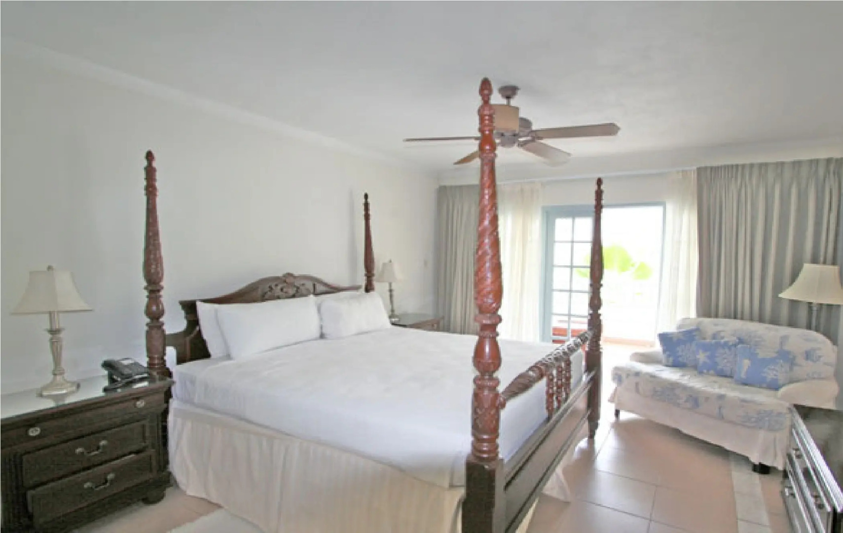 Savannah Beach Club Hotel