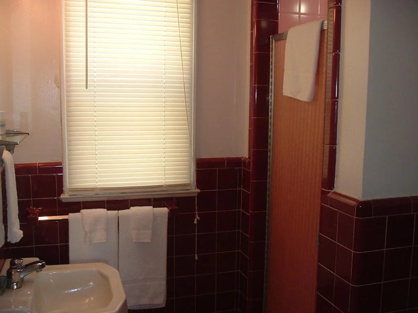 Fels Three Crown Motel