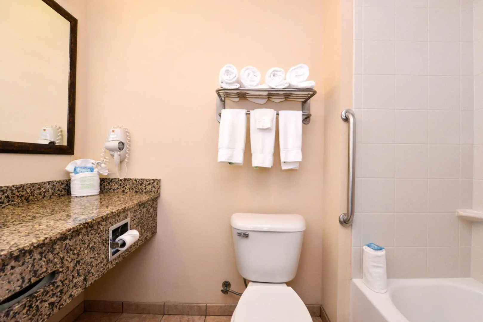 Holiday Inn Express & Suites Wheeling by IHG