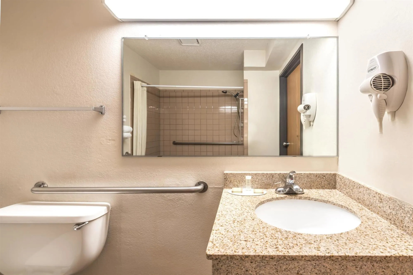 Super 8 By Wyndham Waco University Area