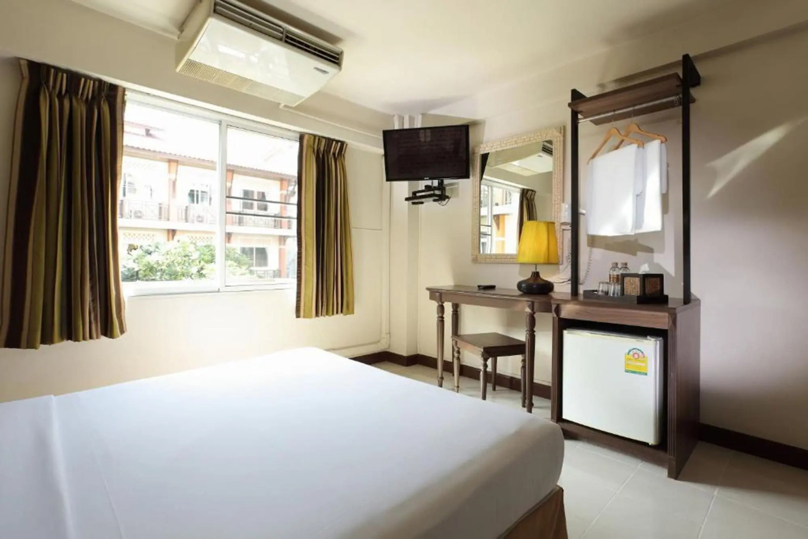 Rambuttri Village Inn & Plaza