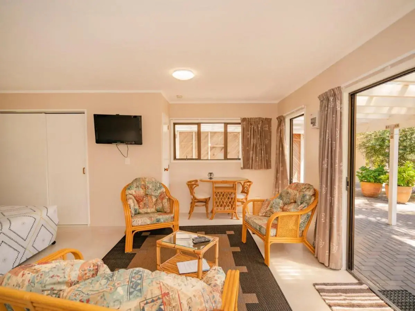 The Olive Grove Retreat - Matarangi Holiday Unit