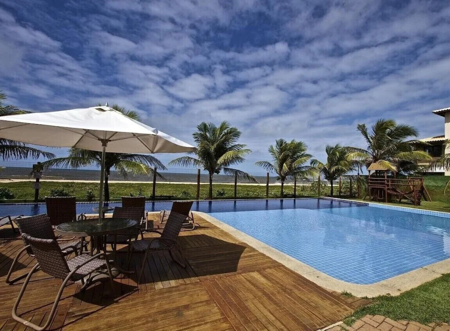 IT02 Bangalo 2 Suites em Itacimirim