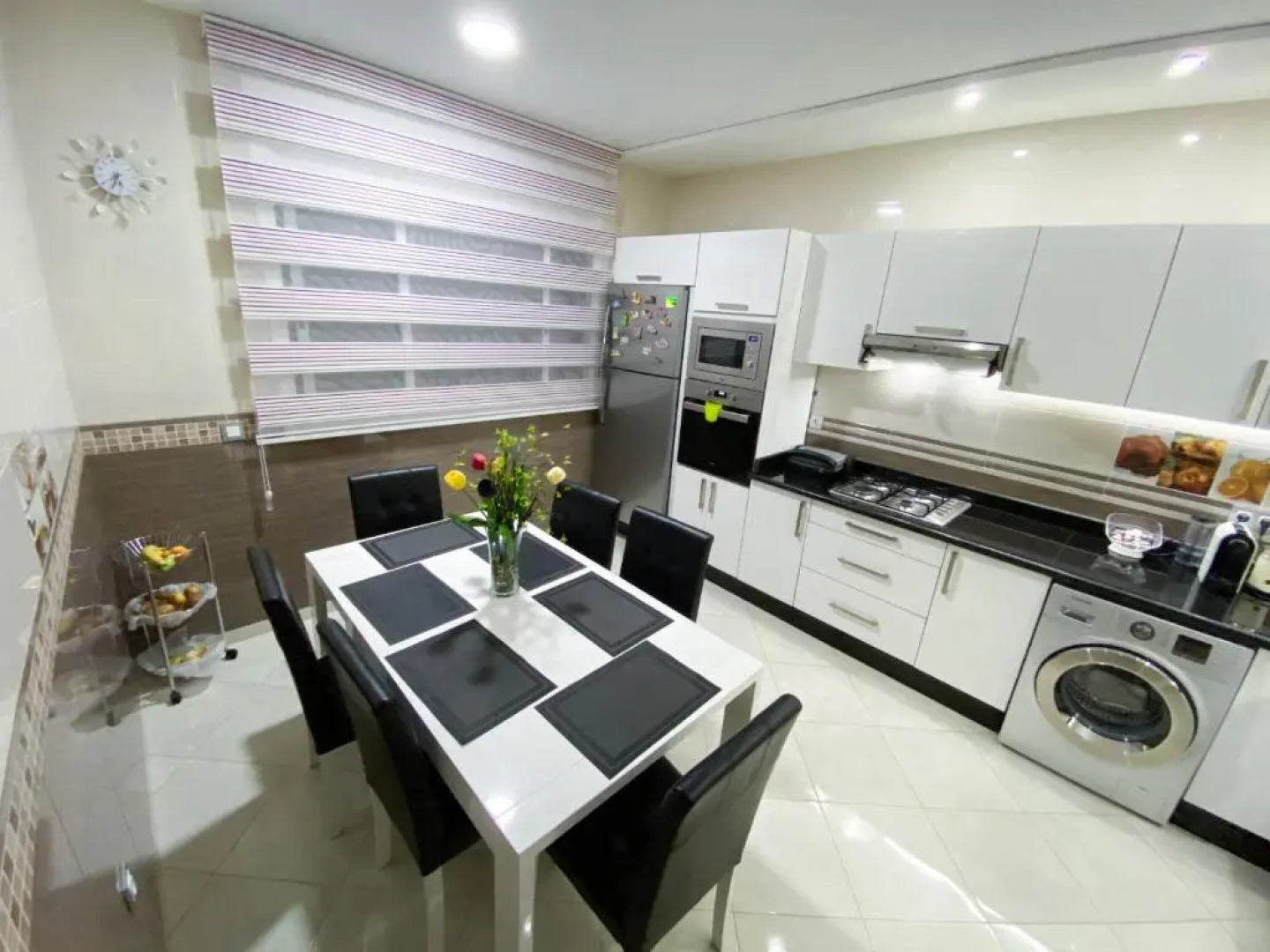 Luxurious apartment close to the sea