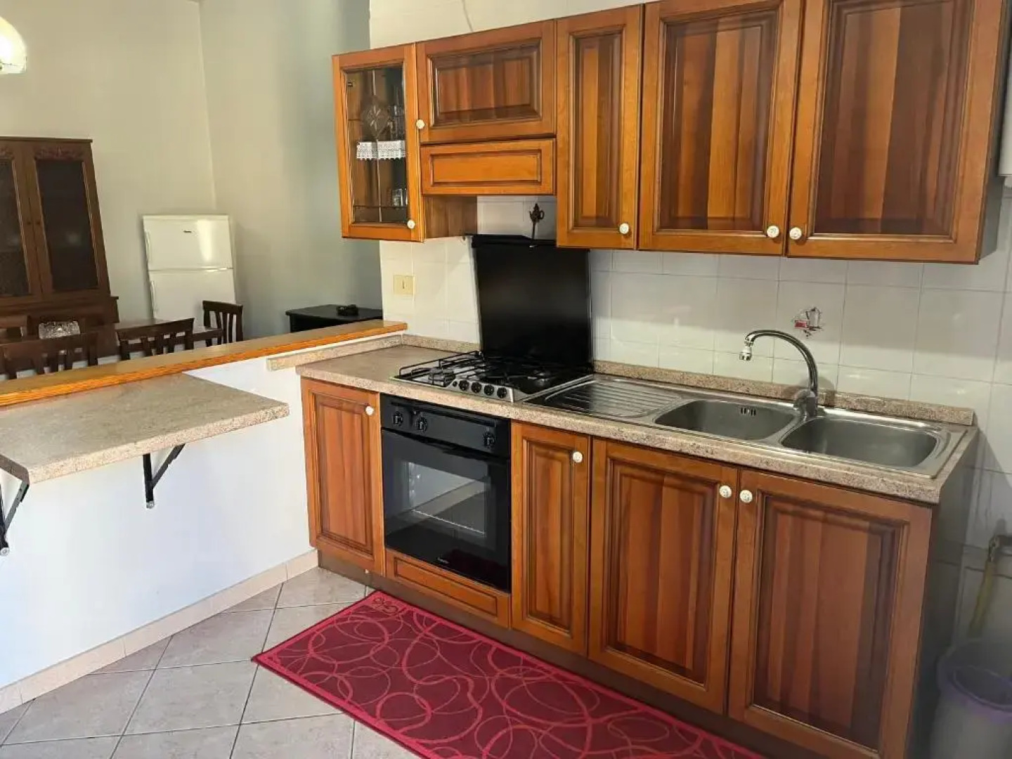 Spaziosa casa indipendente, vista mare, in centro su corso Garibaldi