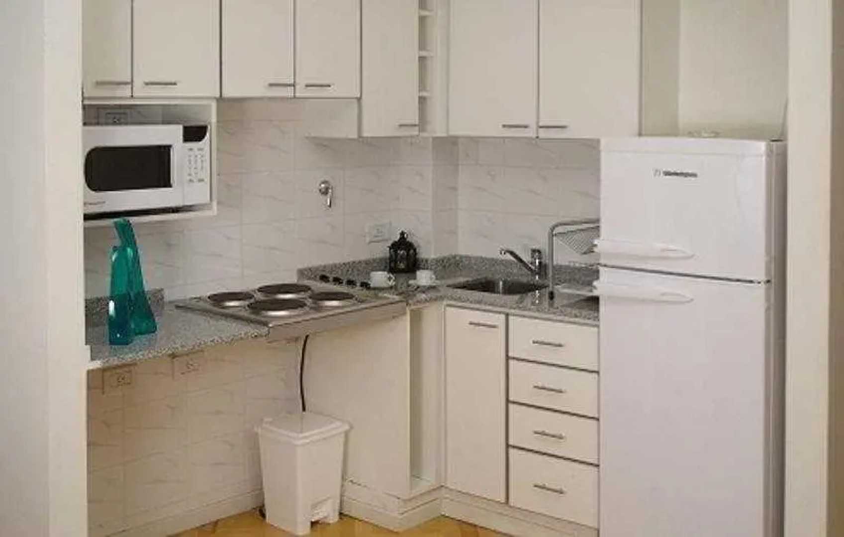 Migueletes Plaza Suites