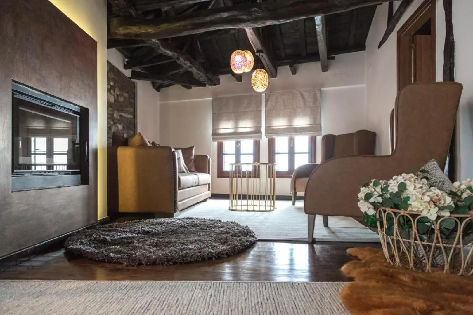 1822 Makrinitsa Suites