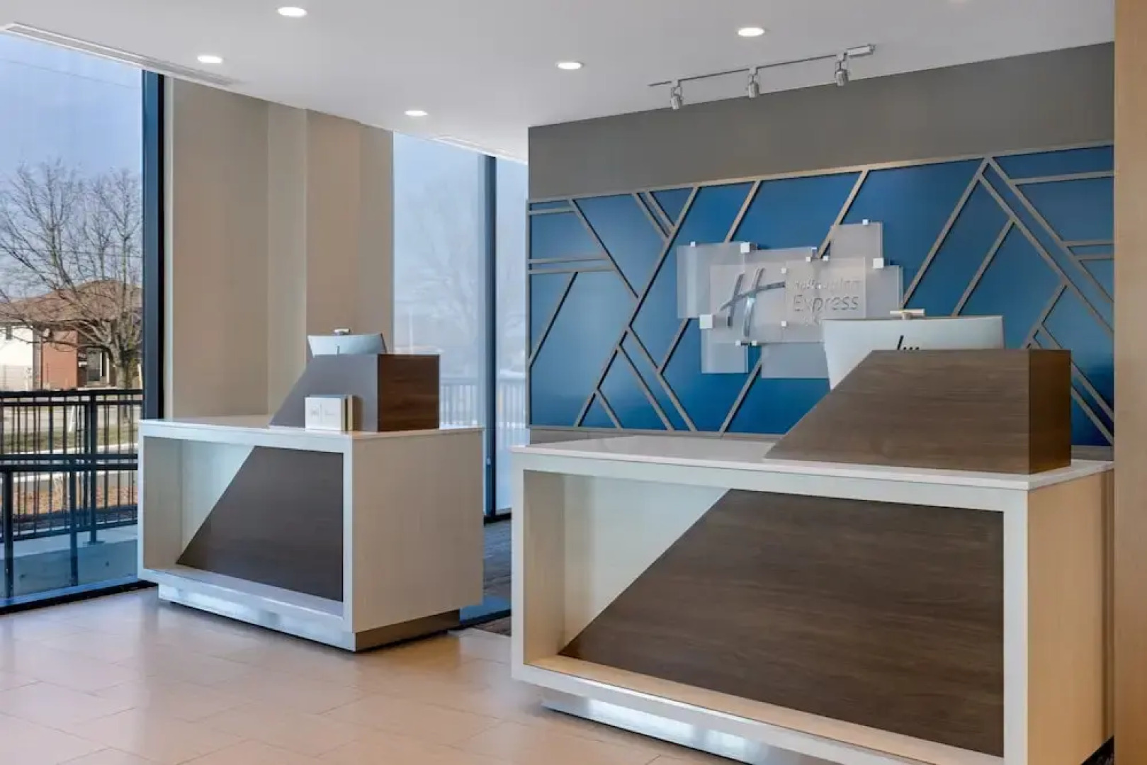 Holiday Inn Express & Suites St.Thomas by IHG