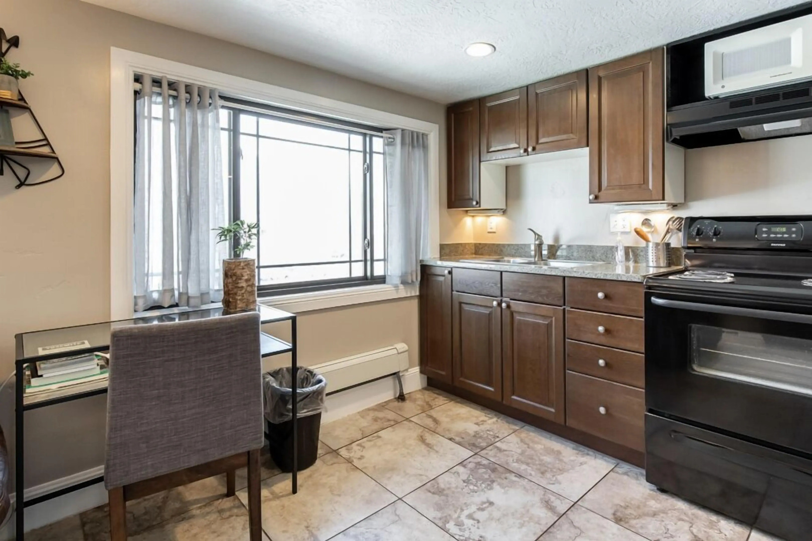 Aspenwood Manor South