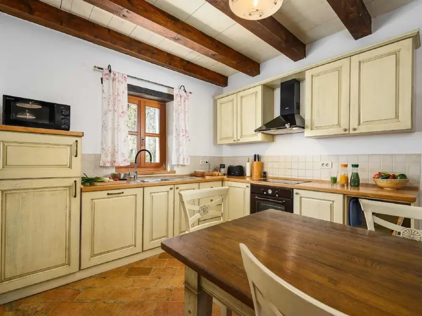 Beautiful Stone Villa in Tinjan With Swimming Pool