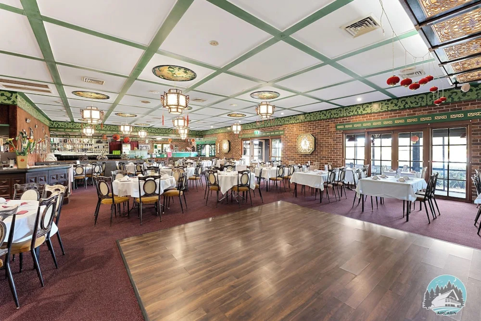 Aircabin Central Coast Holiday Hotel