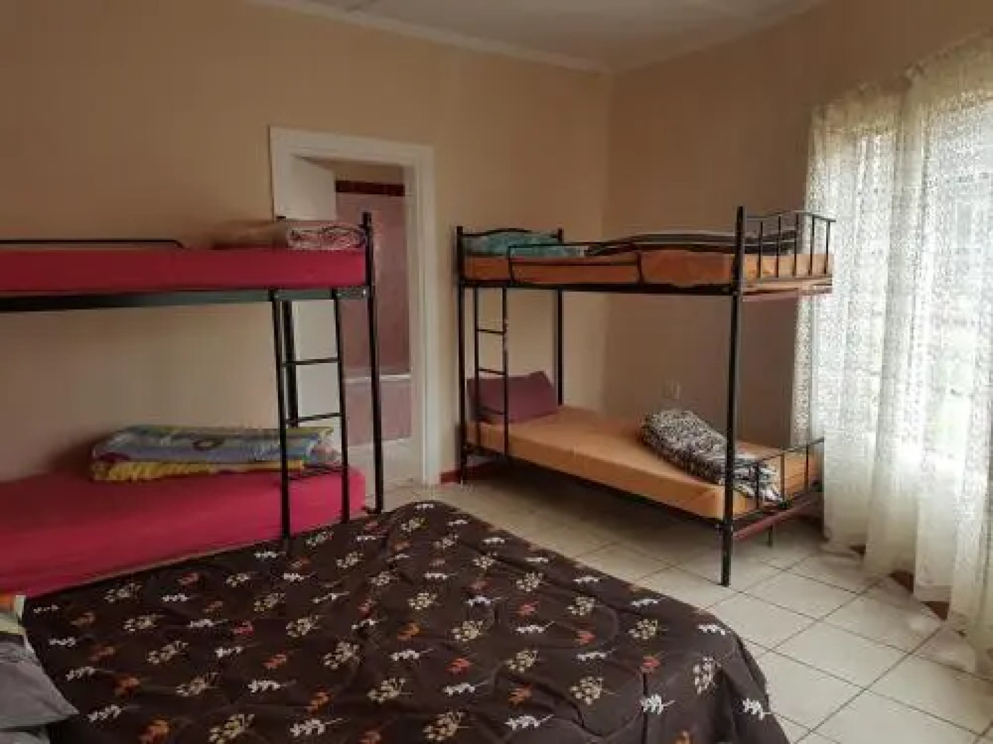 Stone Crescent Hotel