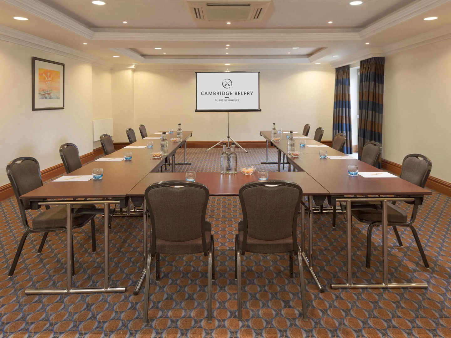 Отель The Cambridge Belfry