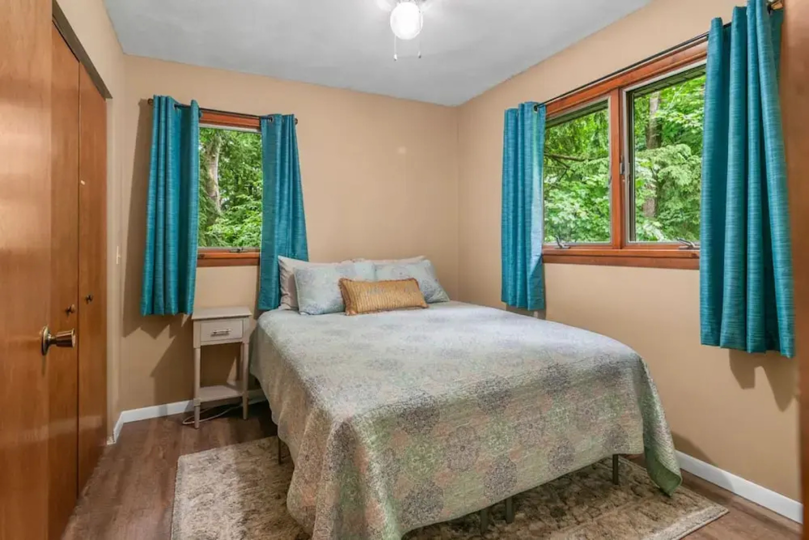 Lakeside Getaway pet Friendly