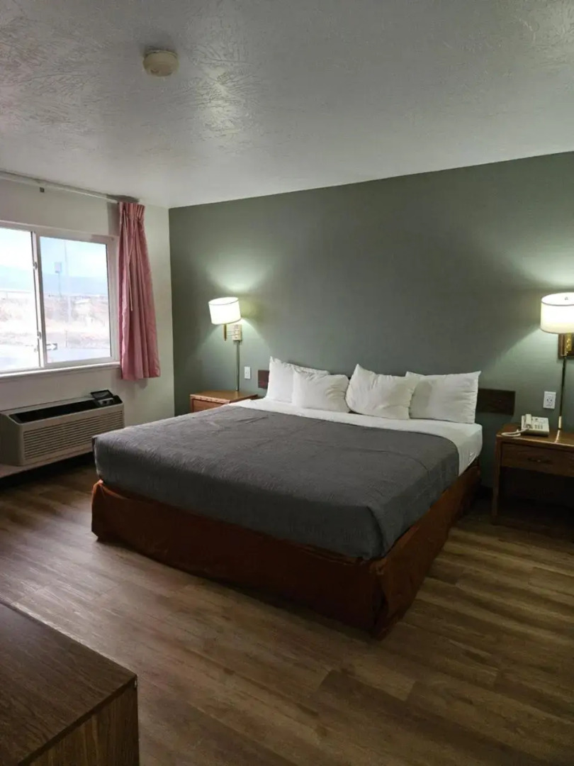 Super 8 Motel - Beaver