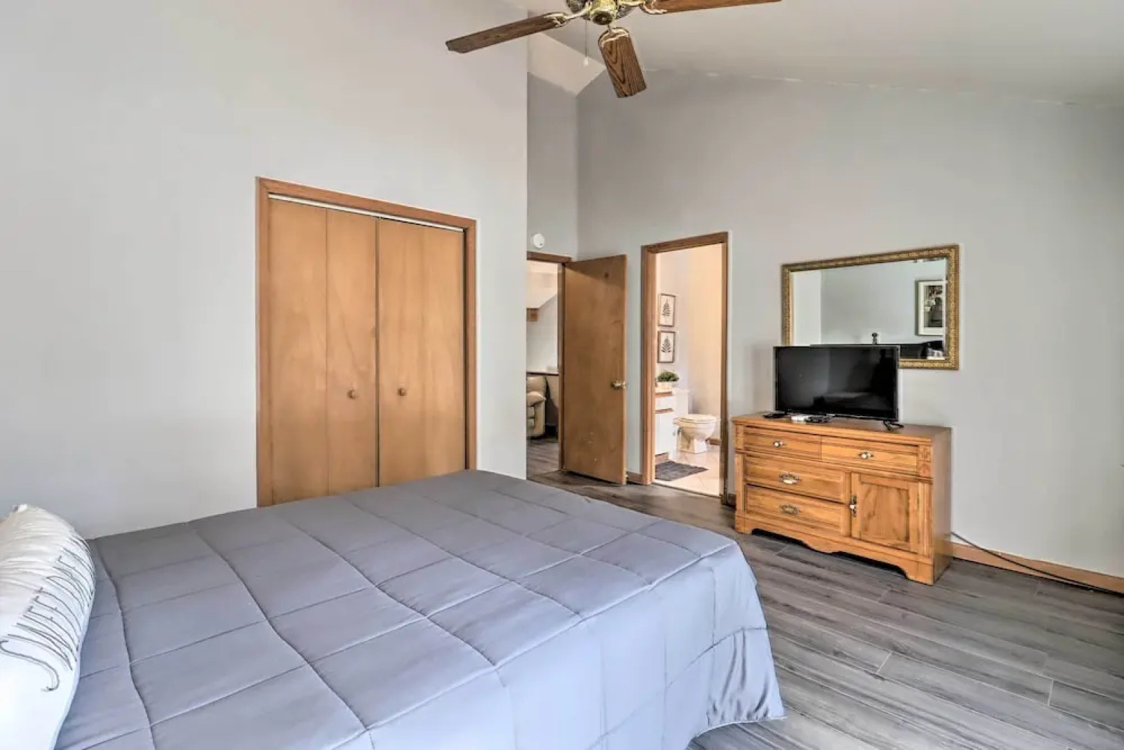 Poconos Retreat w/ Pool & Deck, Near Lake Harmony!