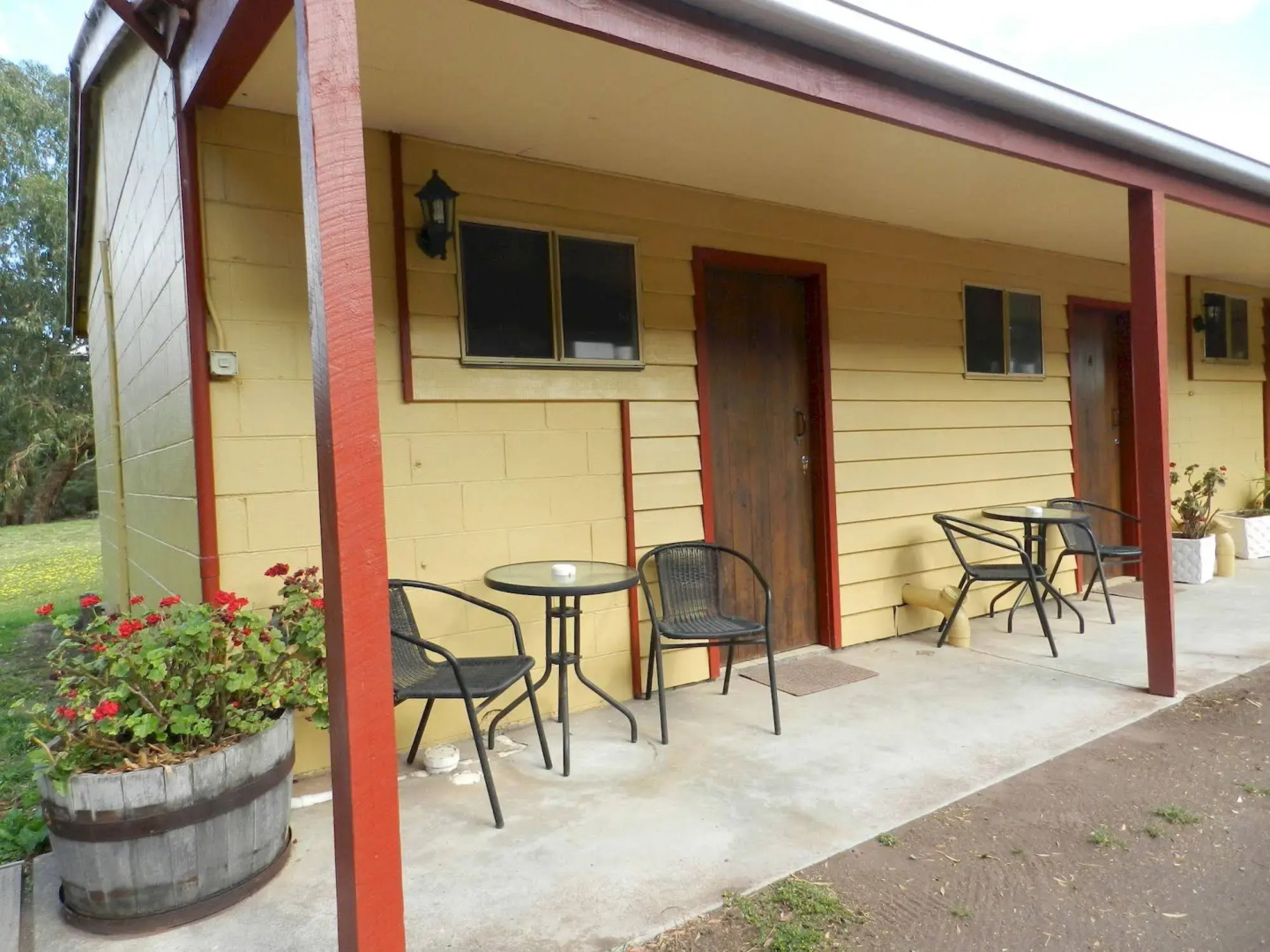 Twelve Apostles Motel & Country Retreat