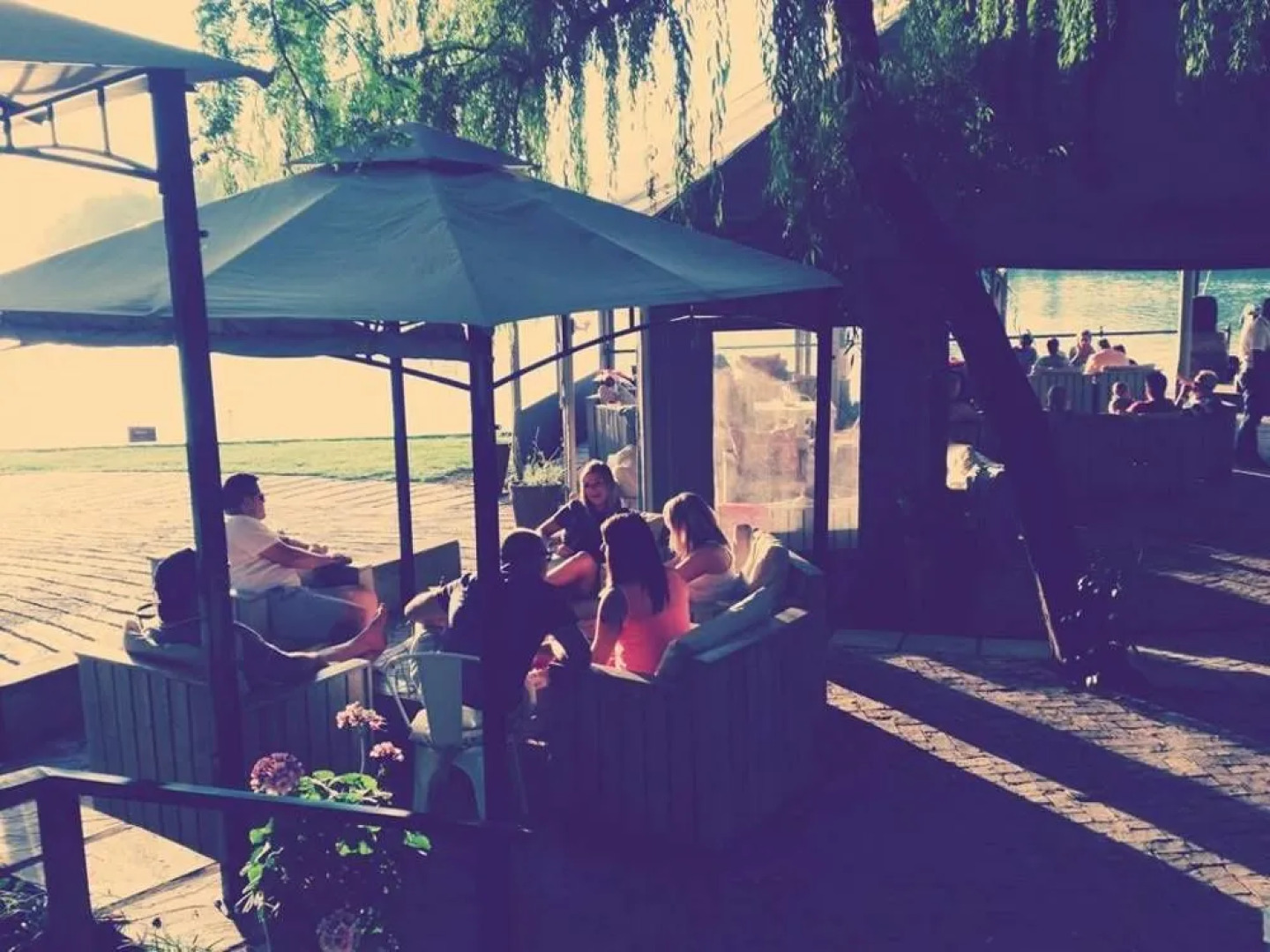 Pont de Val Riverside Escape