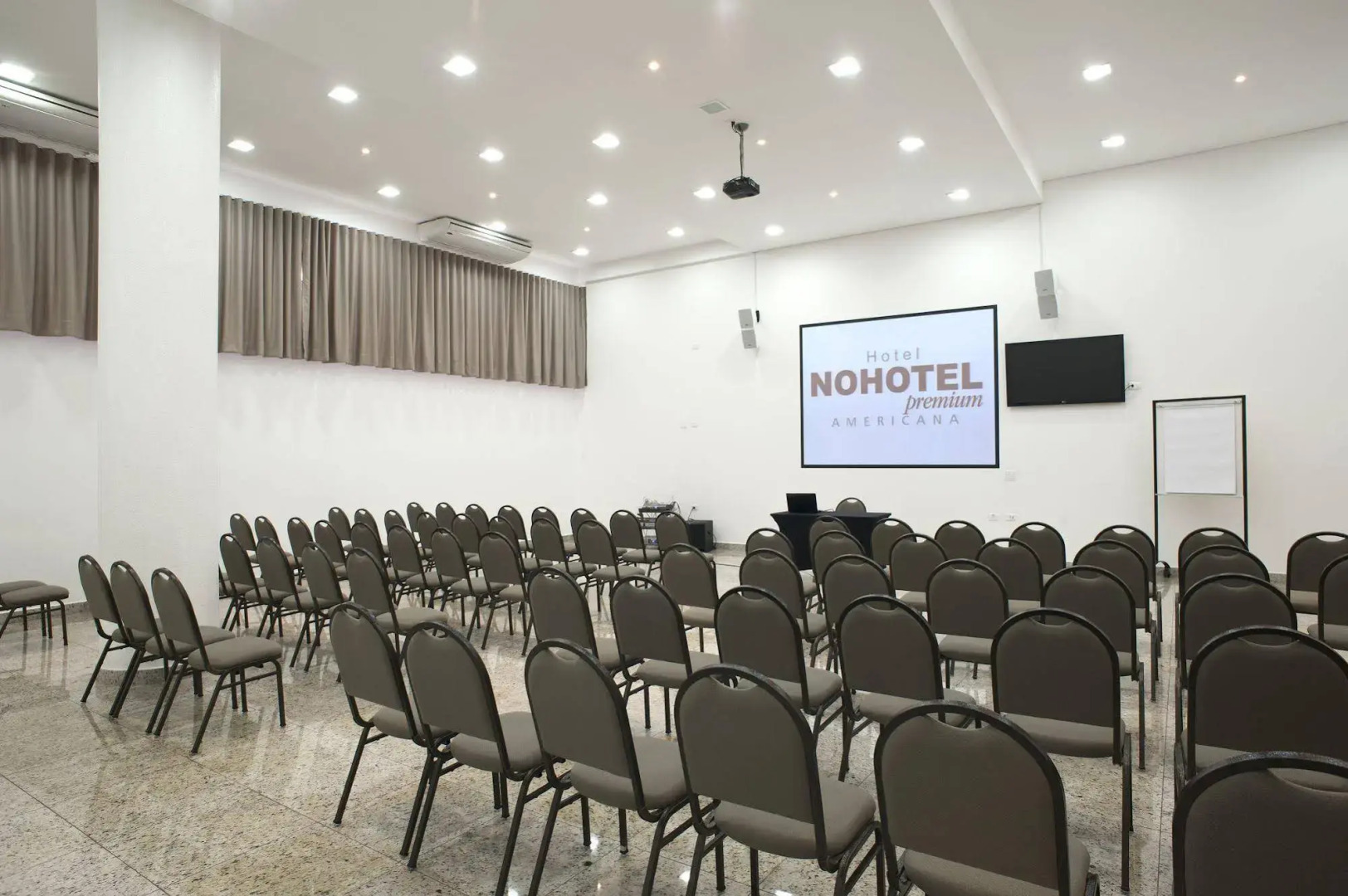 Hotel Nohotel Premium Americana