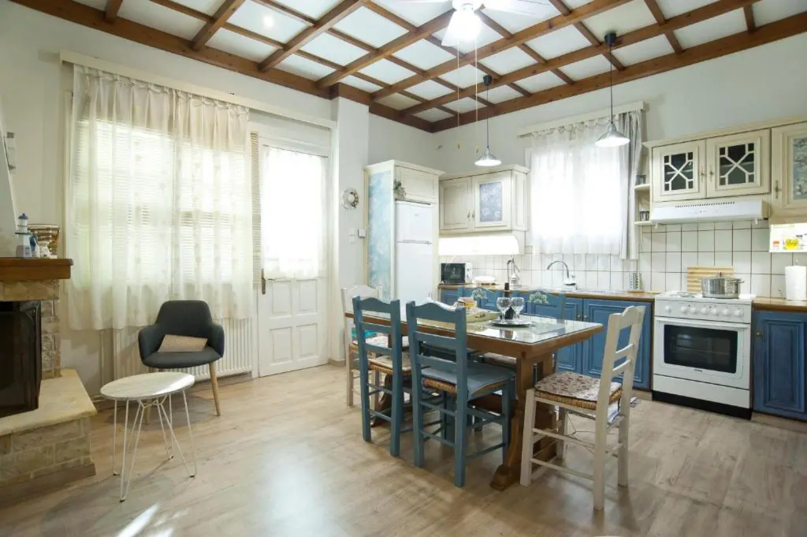 Luxury seafront house nearby Delphi