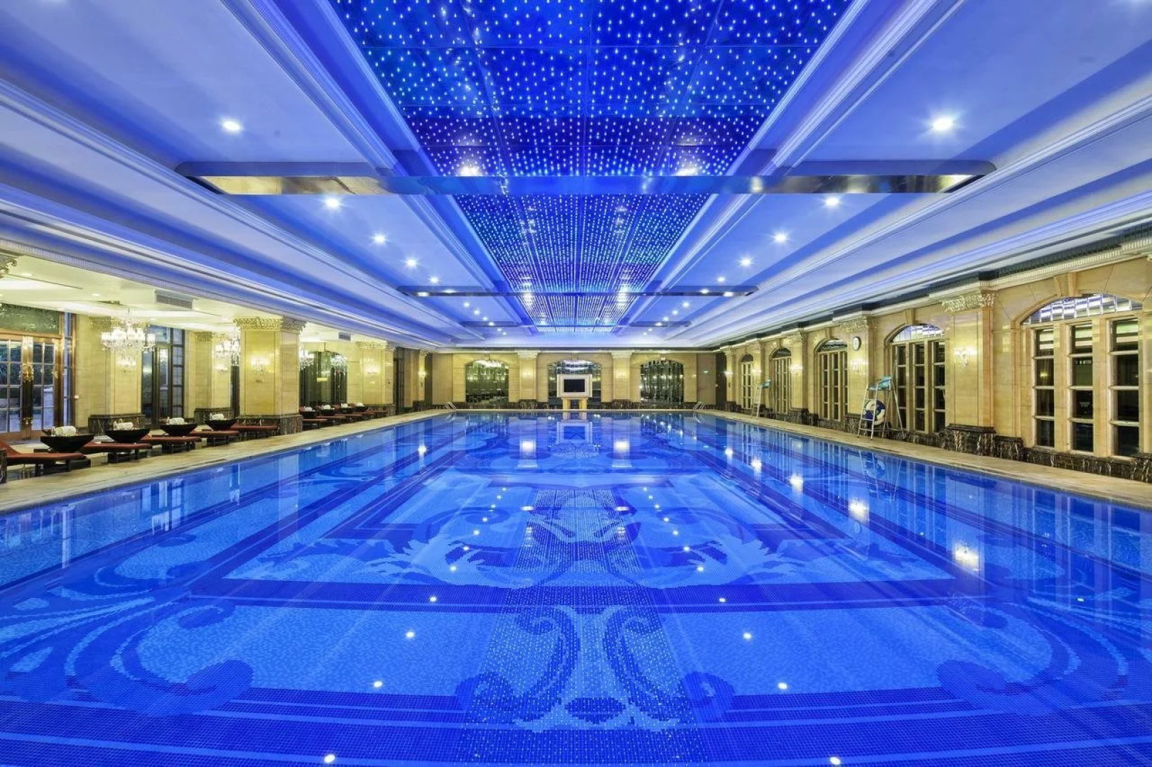 Chateau Star River Hotel