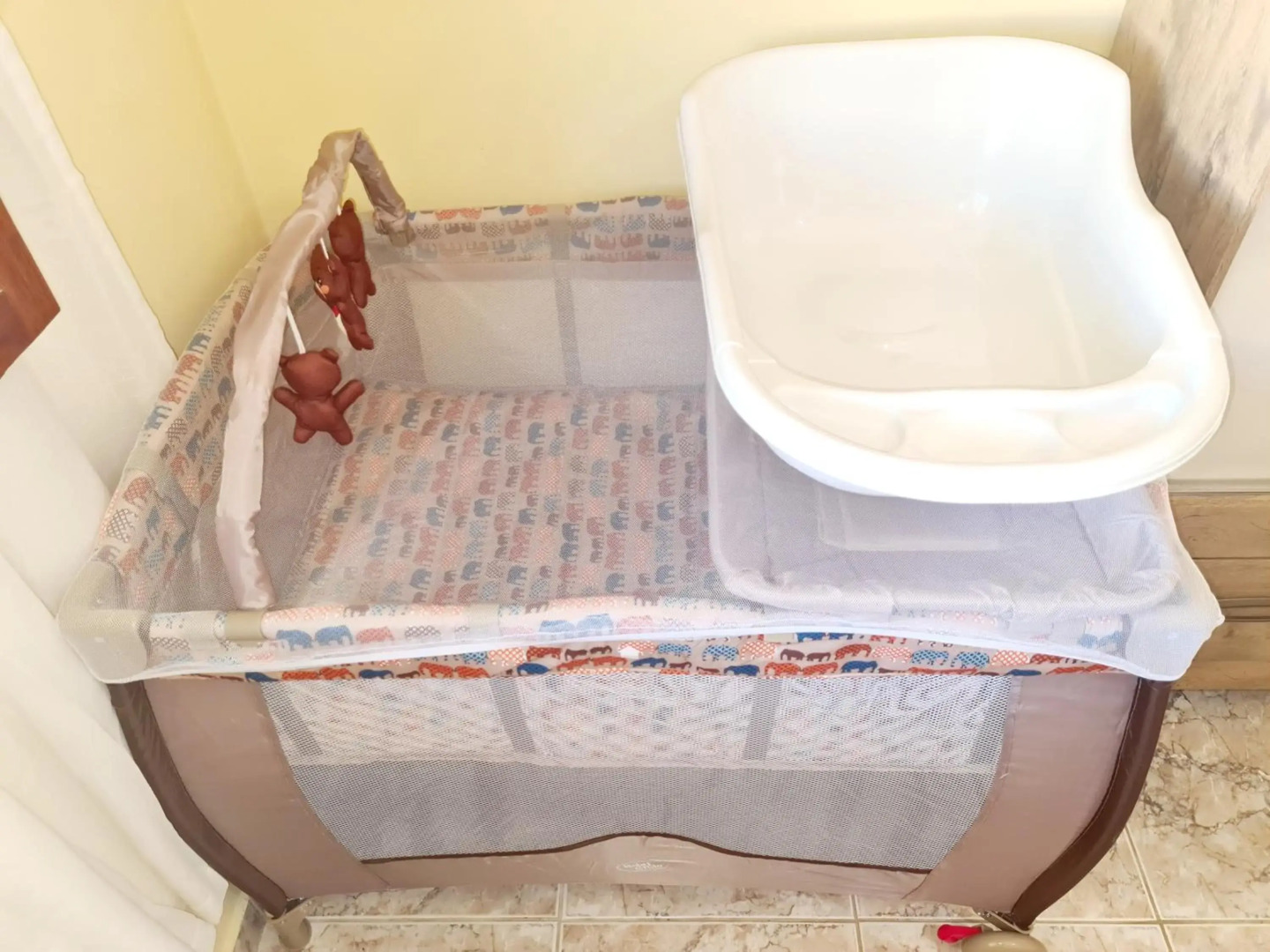 Casa em Condomínio com Piscina Privativa