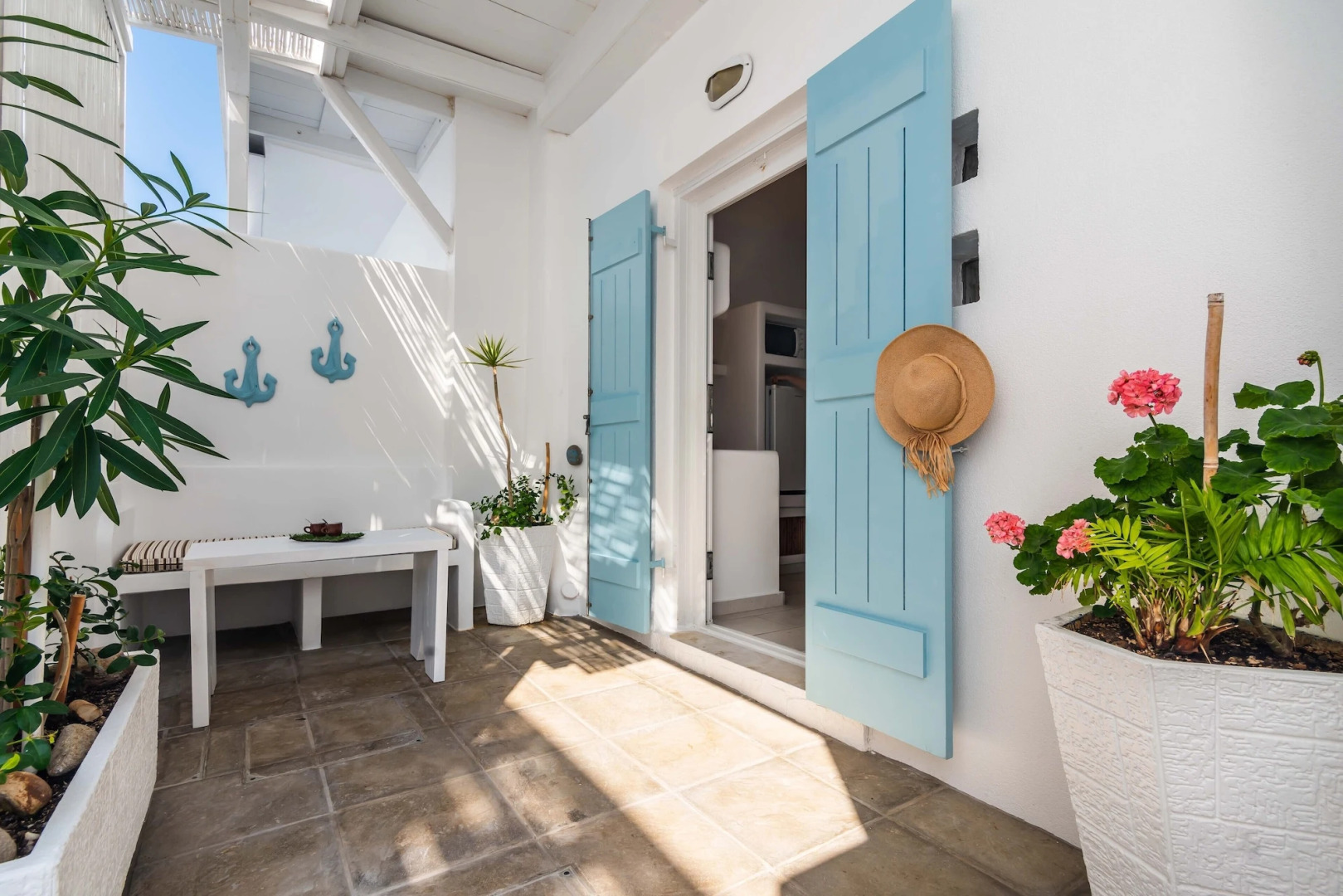 Niki Savvas Studio & Suites