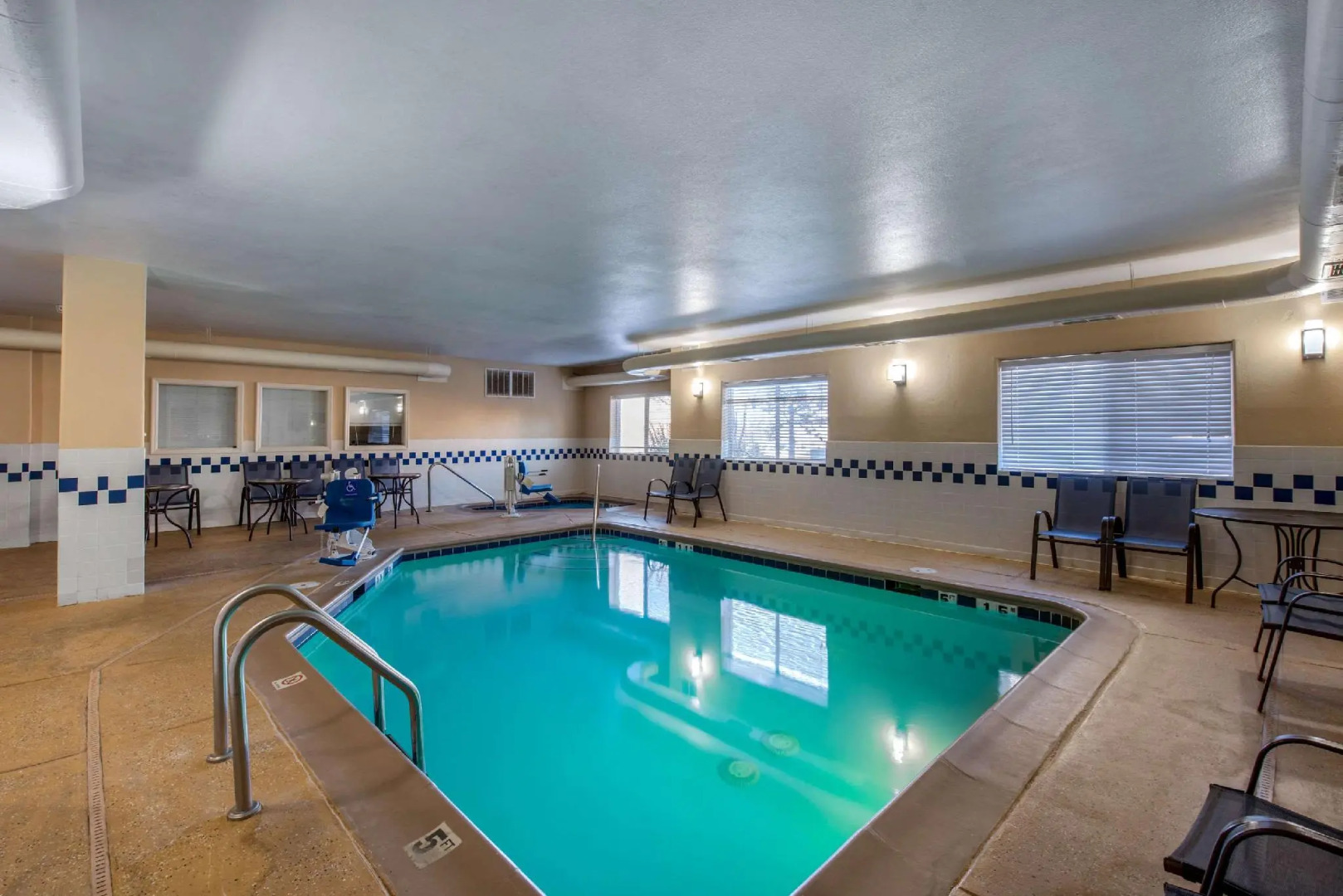 Comfort Suites Lakewood - Denver