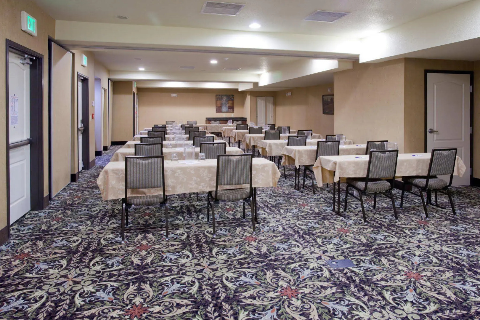 Holiday Inn Express Hotel and Suites West Valley by IHG