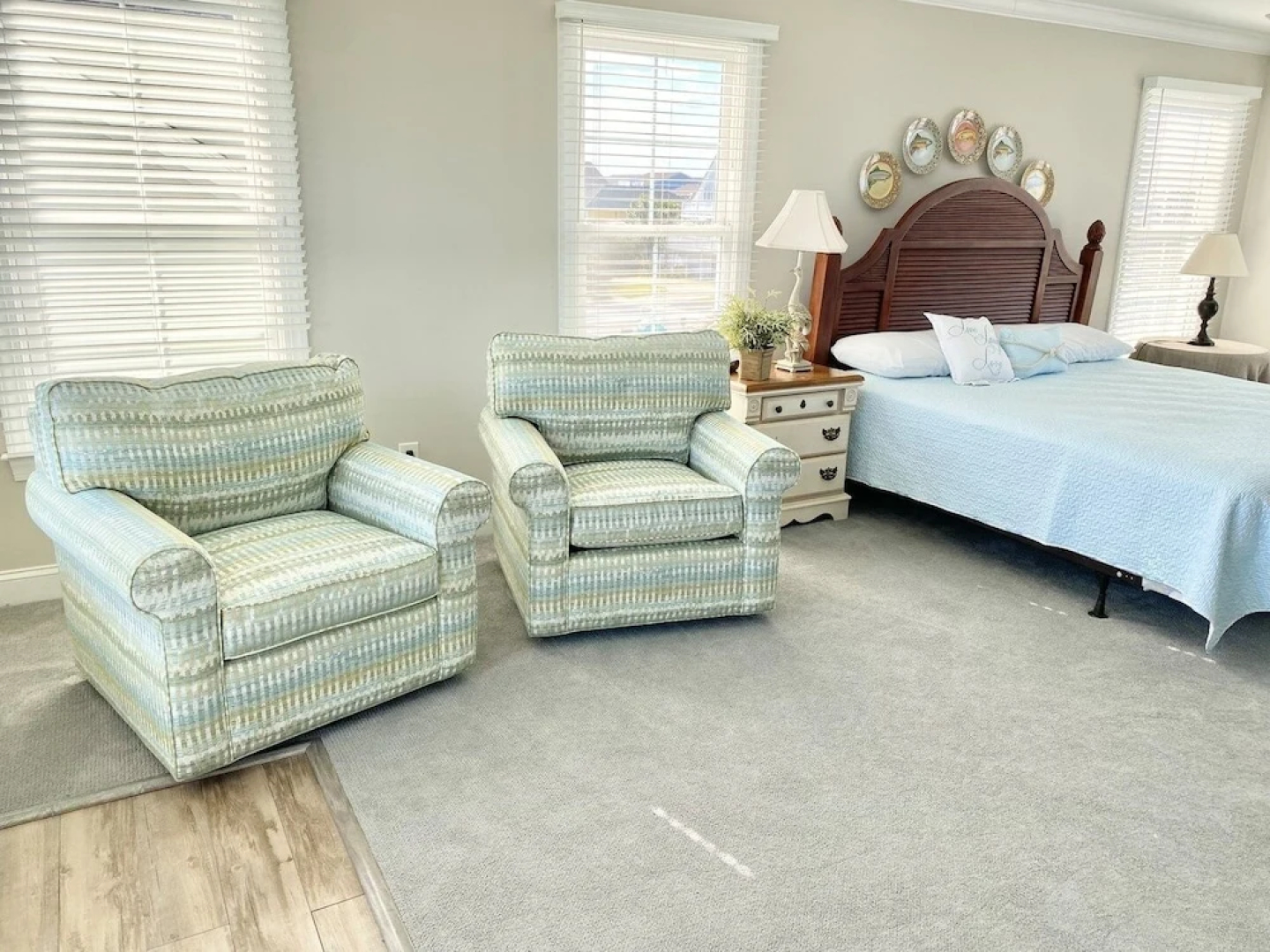 Sweet Dreams Private  4 Bedroom Home by RedAwning