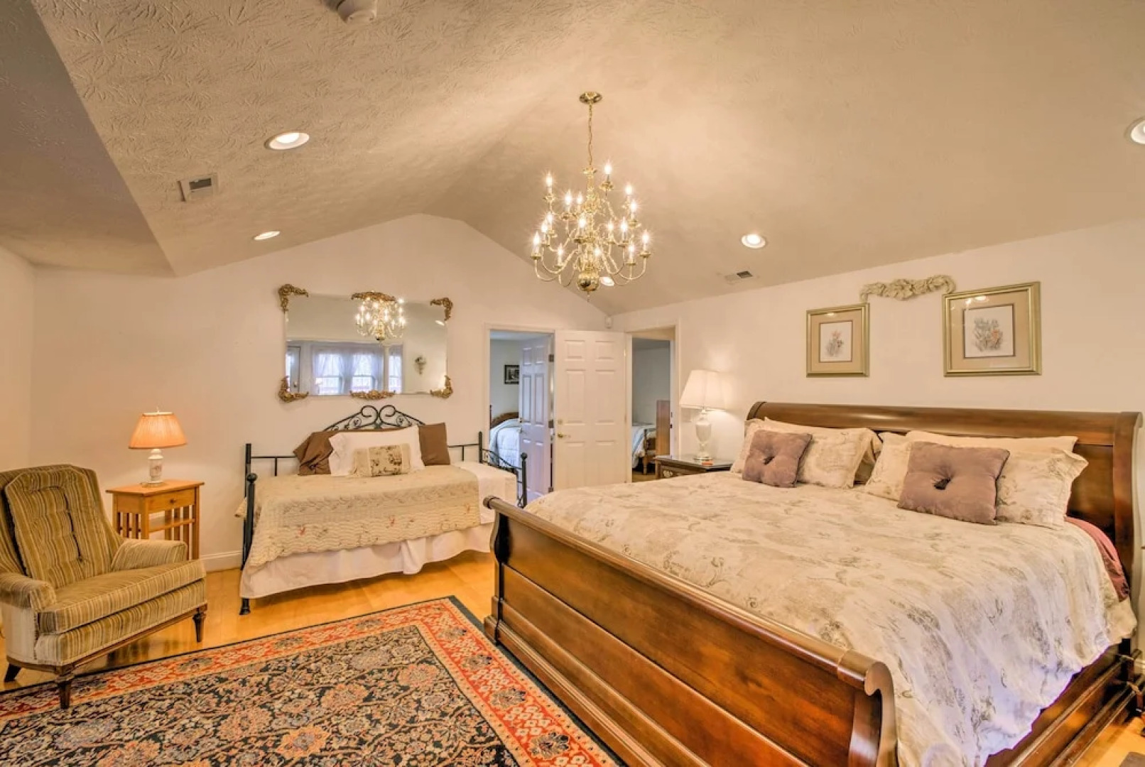 Damascus Home w/ Fire Pit & Views, Walk to Shops!