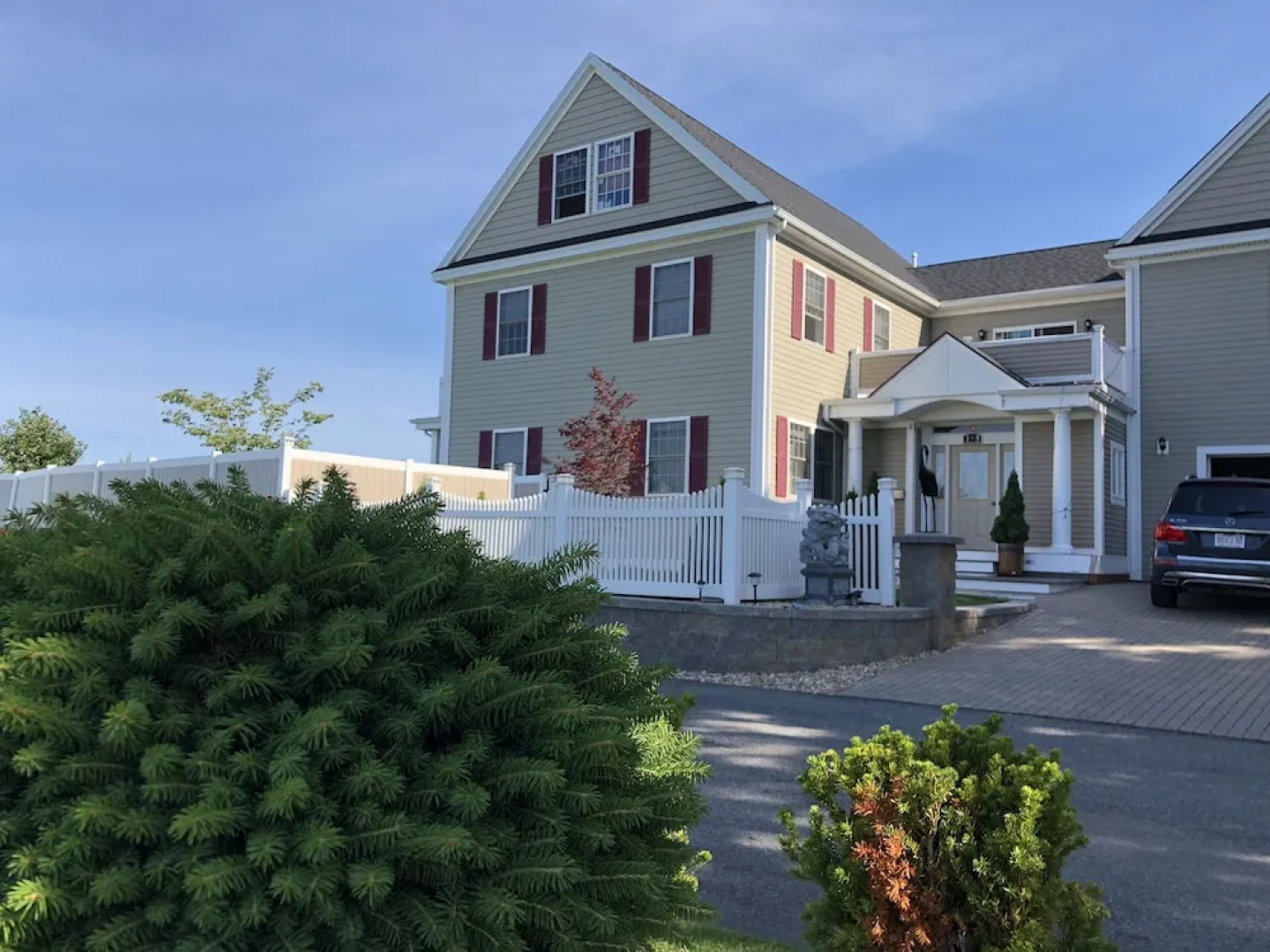 Rooms in Family House in Salem Boston