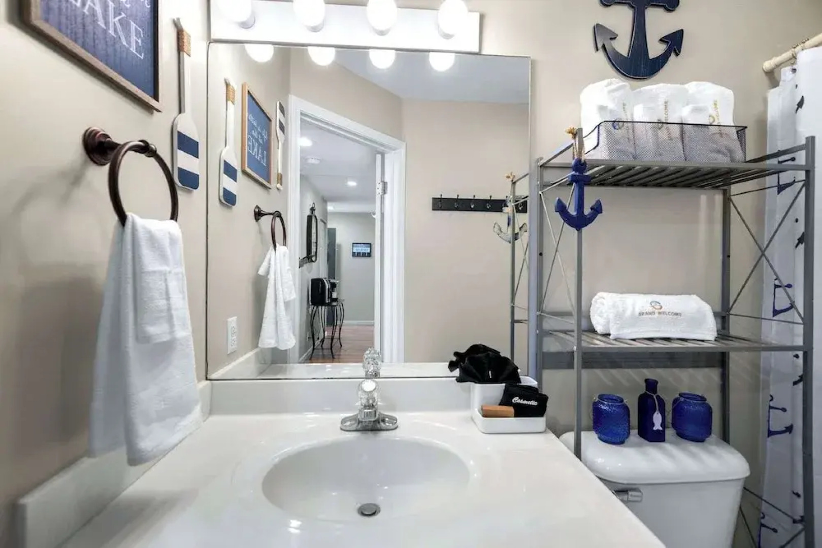 Family Lakefront Oasis Picture Perfect Retreat!