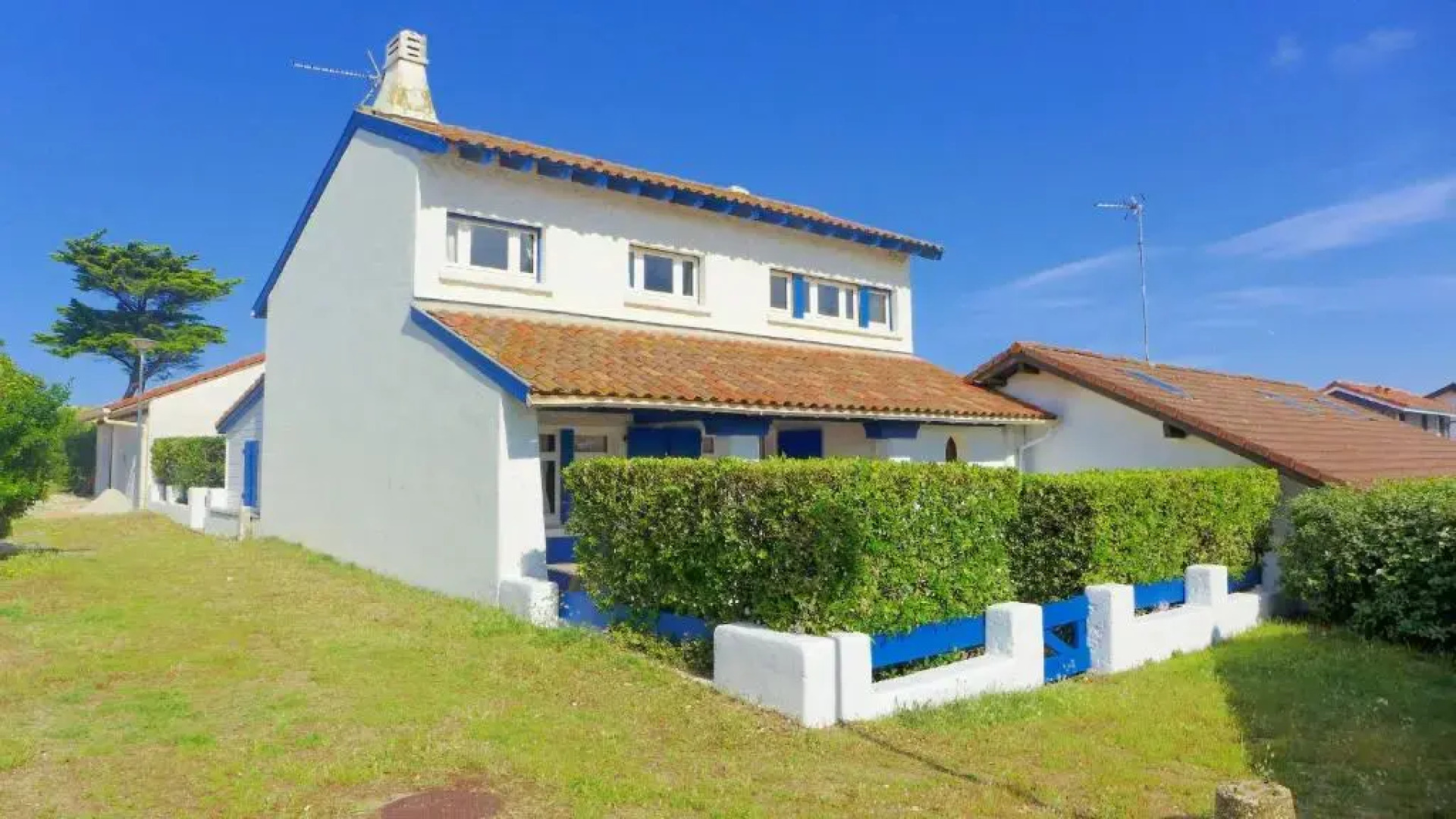 Réf 227 Seignosse , À Proximité Immédiate de la Plage Des Bourdaines , Villa Patio Classée 3 Étoiles , 6 Personnes