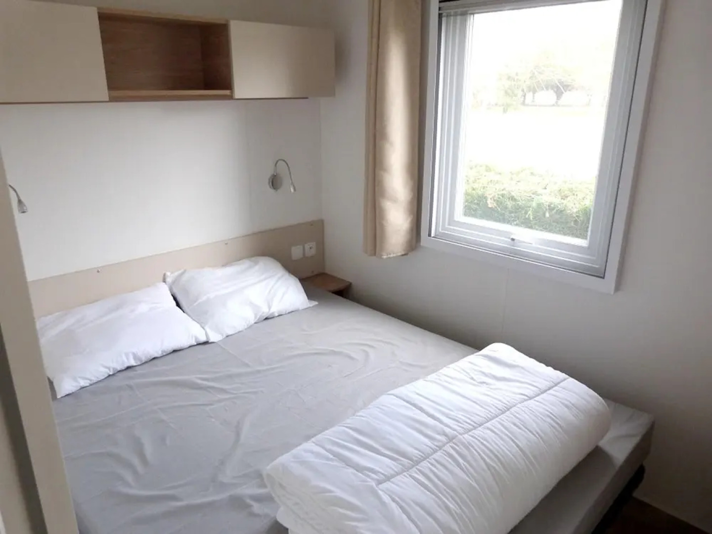 Bungalow With 3 Bedrooms in Les Mathes, With Pool Access and Furnished