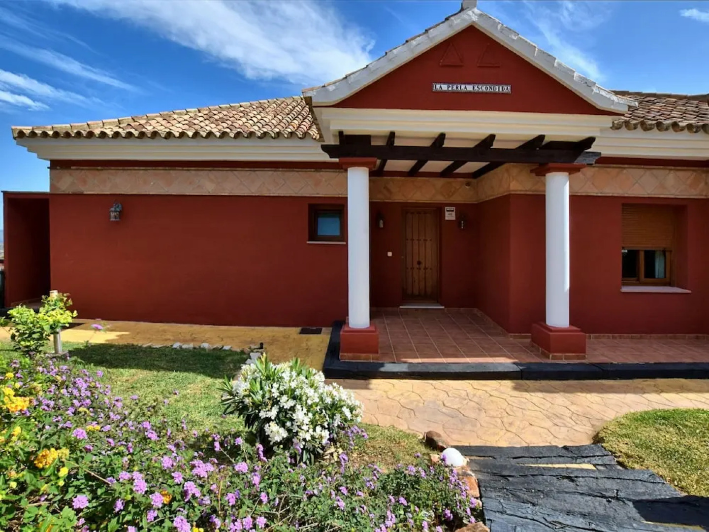 Tasteful Villa in Pinos de Alhaurín With Swimming Pool